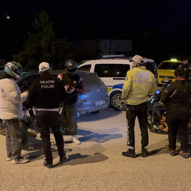 Emniyet Konuralp'de huzur uygulaması yaptı