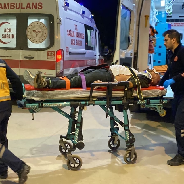 Bursa'da kamyon kasasından düşen işçi yaralandı