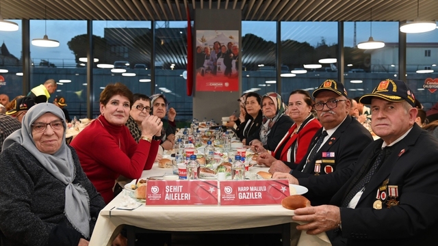 Şehit aileleri ve gaziler iftarda buluştu