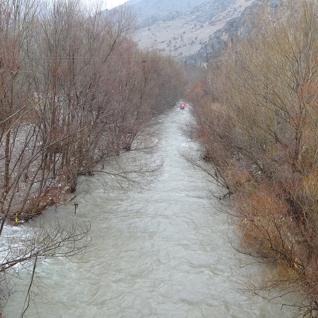 Malatya'da sağanak ve kar yağışı dereleri taşırdı