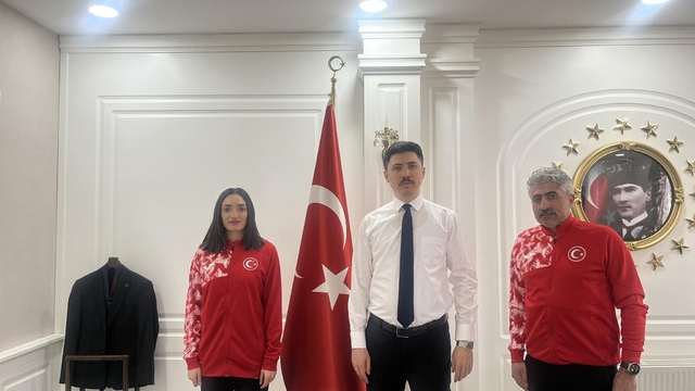 Digor Gençlik ve Spor Müdürü Bahattin İnce ve milli sporcu Tuğba Toptaş'tan, Kaymakam Kahraman'a ziyaret