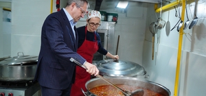 Ayvalık Belediye Başkanı Mesut Ergin: "Ramazan paylaşmaktır."