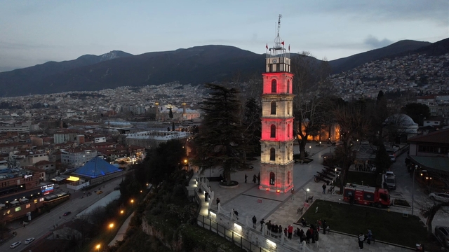 Bursalılara iftar ve sahuru ses bombası ile haber veriyorlar
Bursa'da ramazan topunun yerini ses bombası aldı