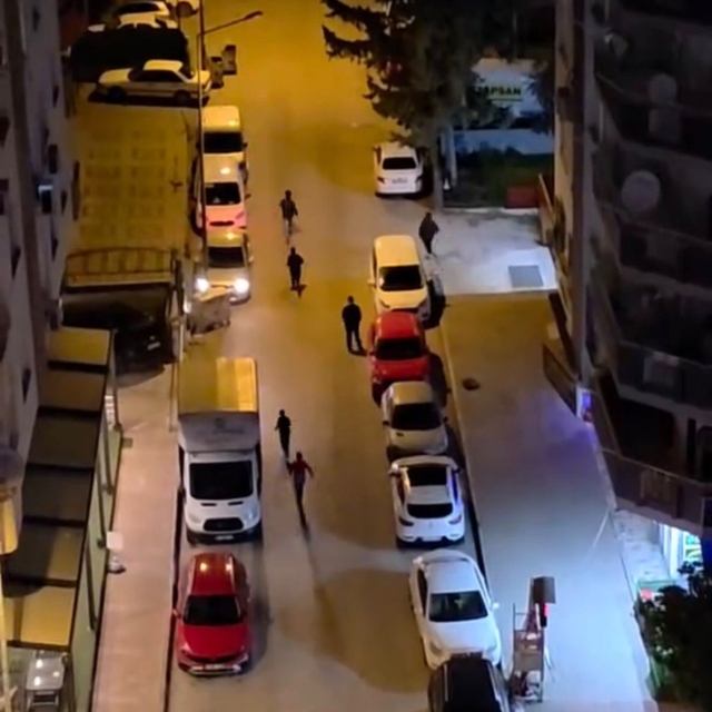 Otobüse turunç fırlattılar