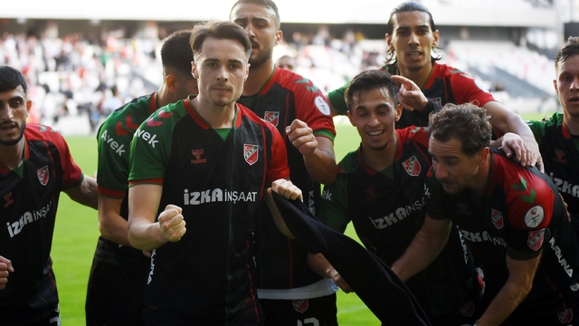 Karşıyaka seri peşinde