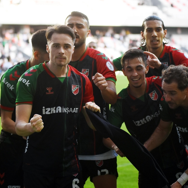 Karşıyaka seri peşinde