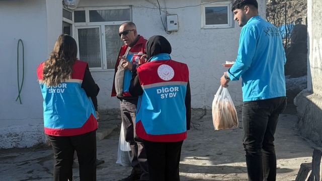 Digor'da 67 aileye ramazanda sıcak yemek ulaştırılıyor
