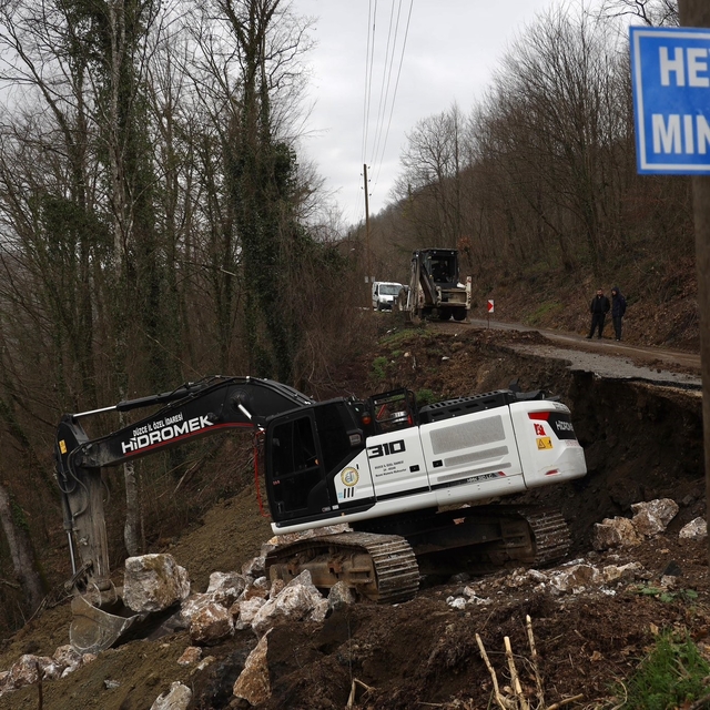 Heyelan bölgesinde çalışmalar sürüyor