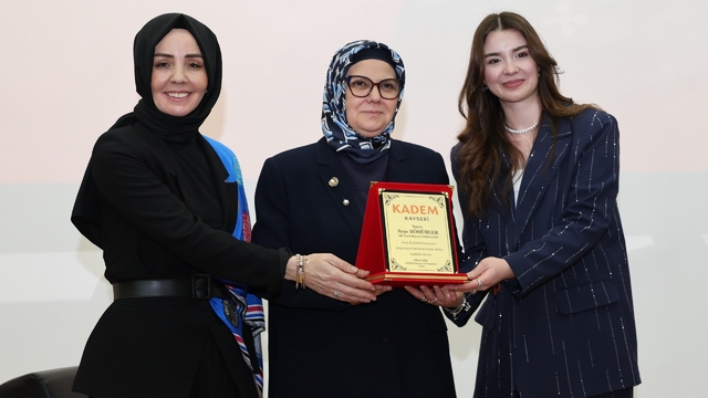 Milletvekili Böhürler, ERÜ'de gençlerle buluştu