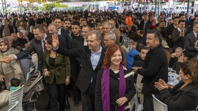 Erdemli'de birlik sofrası: Seçer'den 'Parlayan yıldız Türkiye' vurgusu