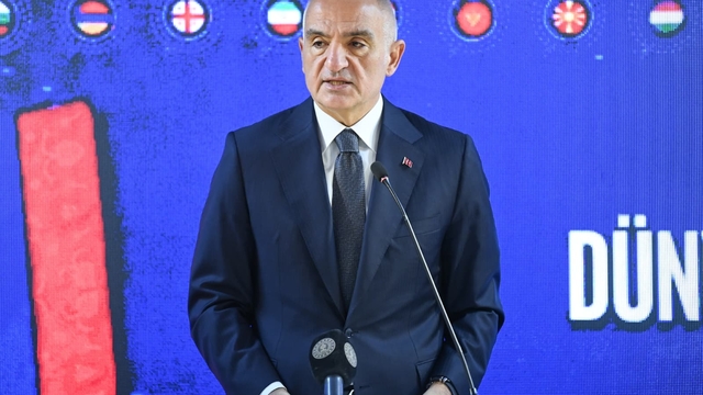 Kültür ve Turizm Bakanı Ersoy, "Dünya Dillerinde Türkçe" sözlüğünü tanıttı: