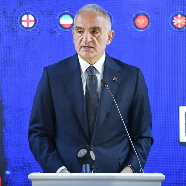 Kültür ve Turizm Bakanı Ersoy, "Dünya Dillerinde Türkçe" sözlüğünü tanıttı: