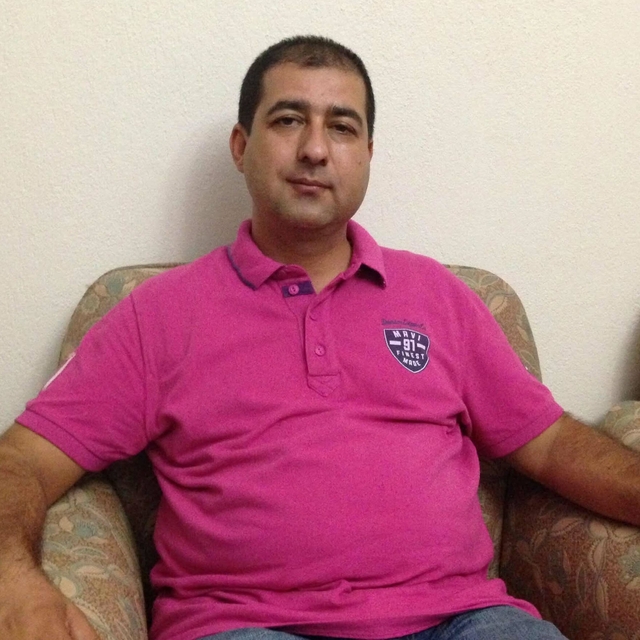 TIR'dan düşen saman balyalarının altında kalıp öldü; o anlar kamerada