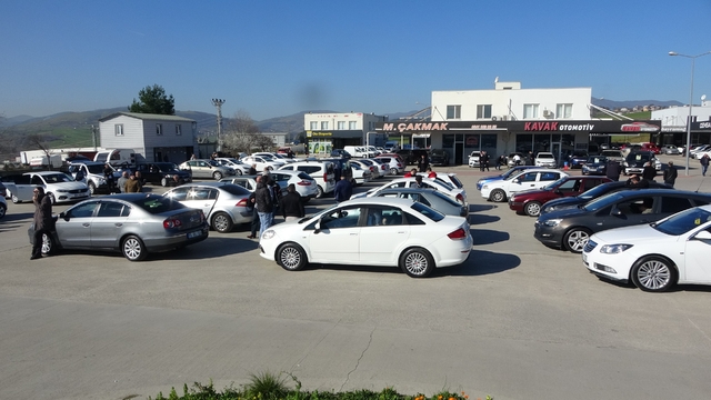 İkinci el otomobil piyasasında durgunluk
İkinci el otomobil pazarında satan çok, alan yok