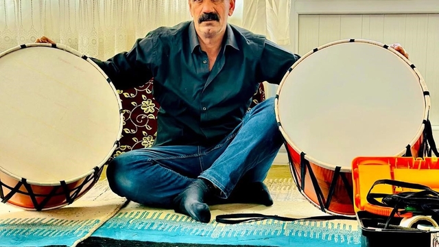 Çermik'te 40 yıldır baba mesleği davul imalatı yapıyor