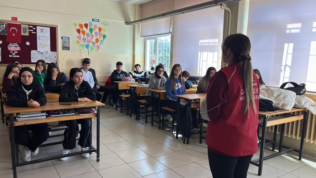 Salıpazarı'nda "İki Teker Temiz Gelecek Bisiklet Projesi" liselerde tanıtılıyor