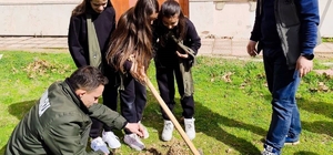 Gediz'de öğrencilerden doğaya anlamlı dokunuş