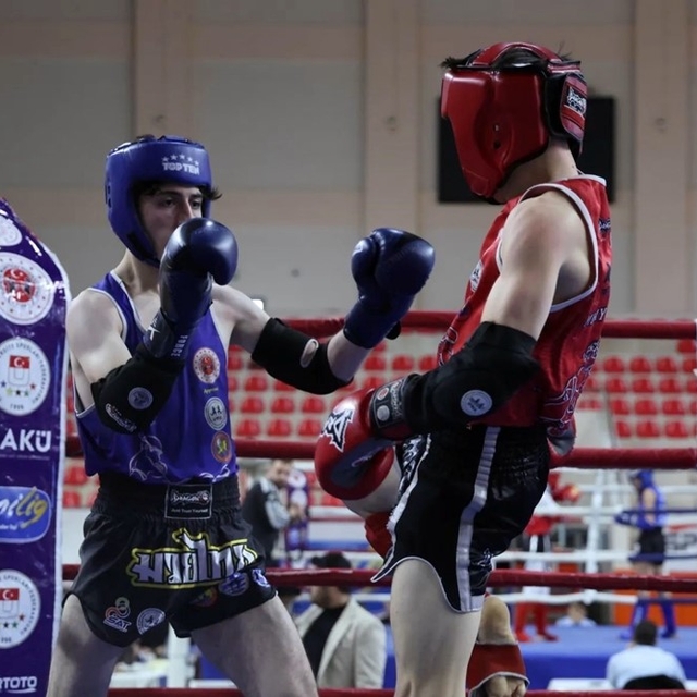 Kastamonu Üniversitesi'nden Muay Thai Şampiyonası'nda iki Türkiye ikinciliğ...