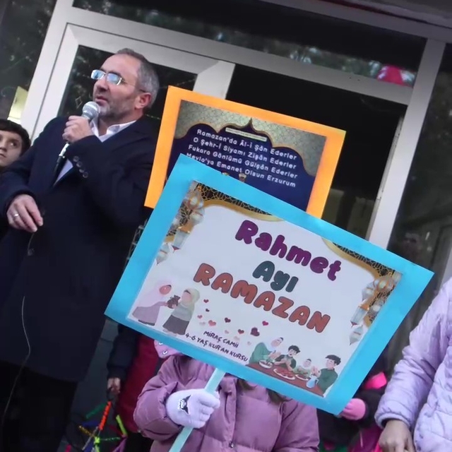 Miraç Kur'an Kursu'ndan Fener alayı