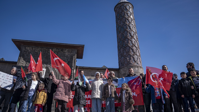 Erzurum'da sağlıkçılar 119 haftadır Gazze için sessiz yürüyüşlerini sürdürüyor