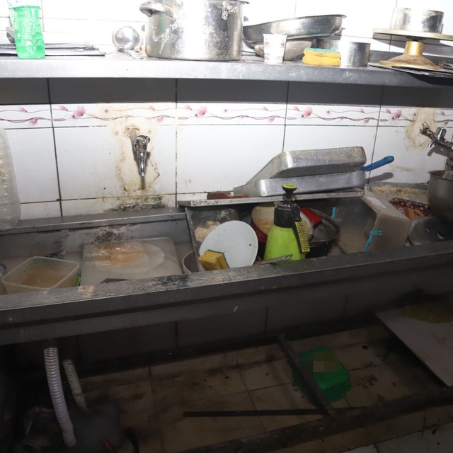 Mersin'de hijyen kurallarına uymayan fırına 6 bin 400 lira ceza