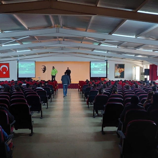 Öğrenciler polislik mesleğini yakından tanıdı