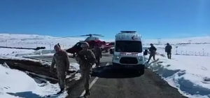 Kardan yolu kapalı mezradaki hasta, ambulans helikopterle hastaneye yetişti...