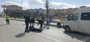 Minibüsün çarptığı yaya 32 metre ileriye fırladı