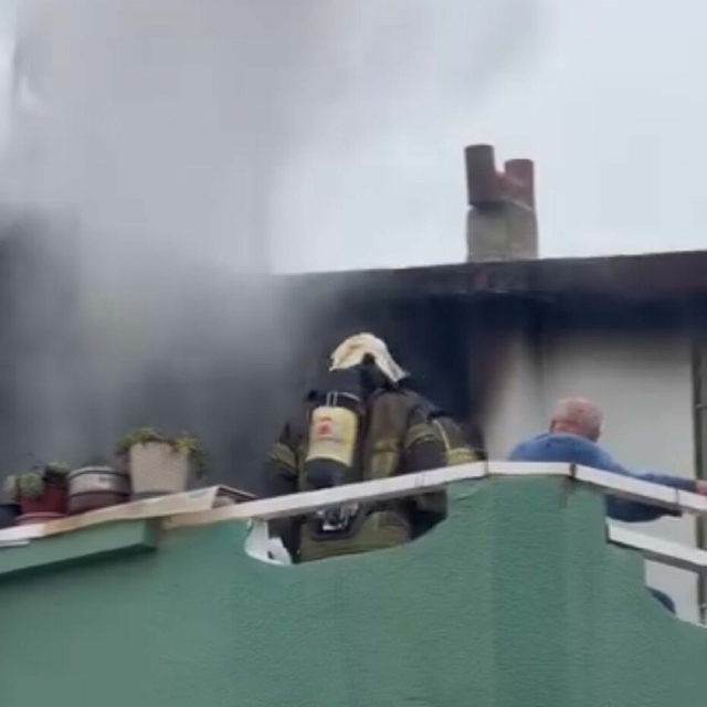 İzmir'de ev yangını: 1 ölü, 1 yaralı