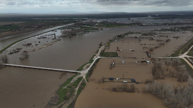 Tunca ve Meriç'te taşkın havadan görüntülendi