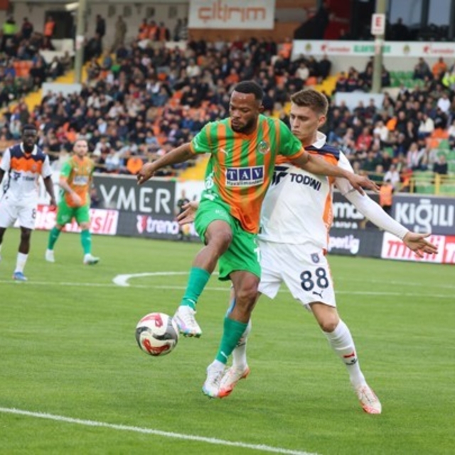Trendyol Süper Lig: Corendon Alanyaspor: 1 - RAMS Başakşehir: 2 (Maç sonucu...