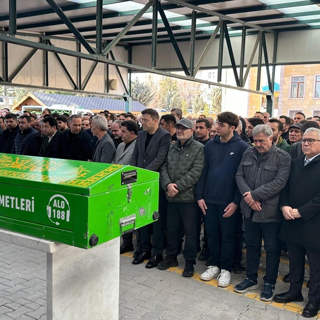 Niğde İl Özel İdaresi Genel Sekreteri Nebol'ün eşinin cenazesi defnedildi