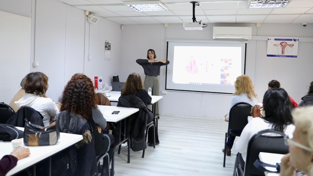 Didim Belediyesi 'Ergenlik ve İlk Gençlikte Kadın Sağlığı' eğitimi düzenledi