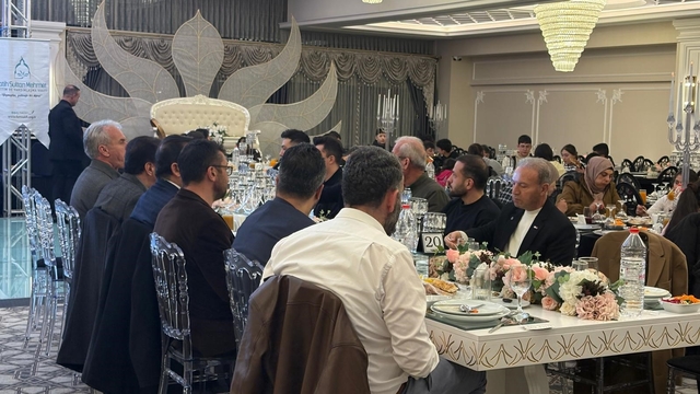 Fatih Sultan Mehmet Eğitim ve Yardımlaşma Vakfı iftarda buluştu