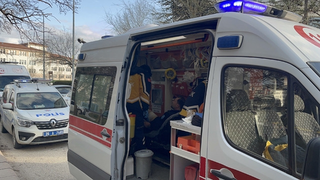 Eskişehir'de komşular arasındaki bıçaklı kavgada 4 kişi yaralandı