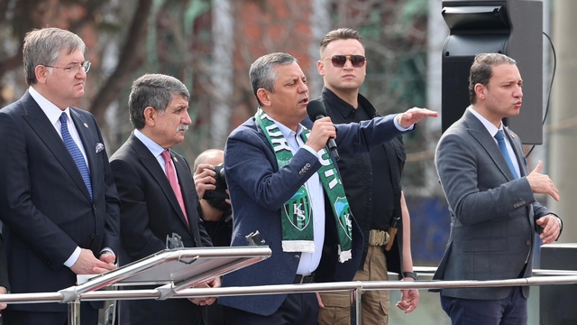 CHP Genel Başkanı Özel: "1999'dan bu yana Kocaeli Büyükşehir Belediyesi'ni kazanamadık ama kusuru kendimizde aradık"