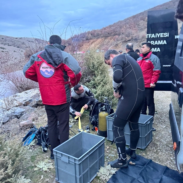 Afyonkarahisar'da 22 yaşındaki gencin atla gezisi faciayla bitti
Atıyla ara...