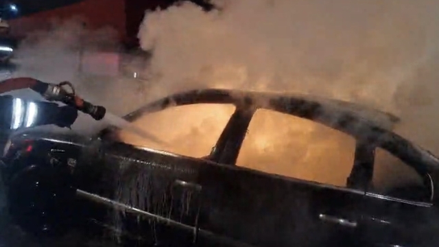 Yozgat'ta seyir halindeki otomobil yandı