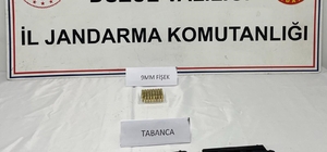 Jandarmadan ruhsatsız silah operasyonu
Rize'den getirip Düzce'de satacaklar...