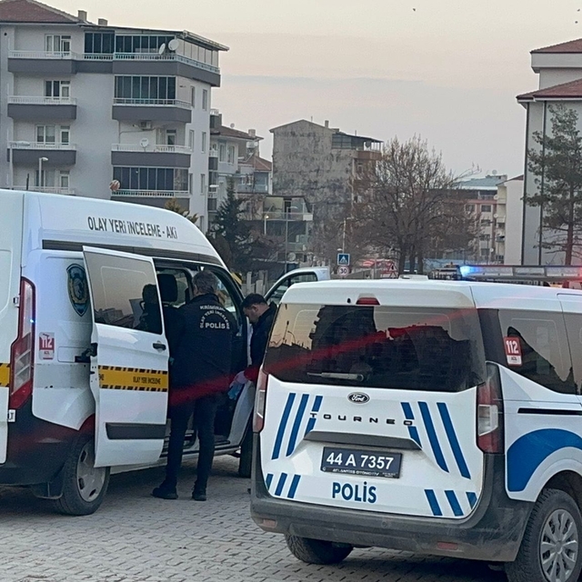Malatya'da bıçaklı kavga; 2 ağır yaralı