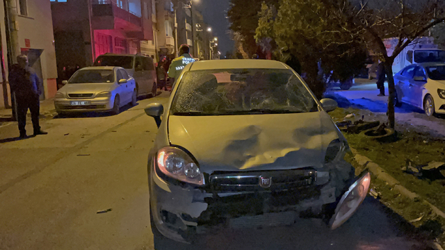 Eskişehir'de ehliyetsiz sürücünün kullandığı otomobilin bisiklete çarptığı kazada 2 çocuk yaralandı
