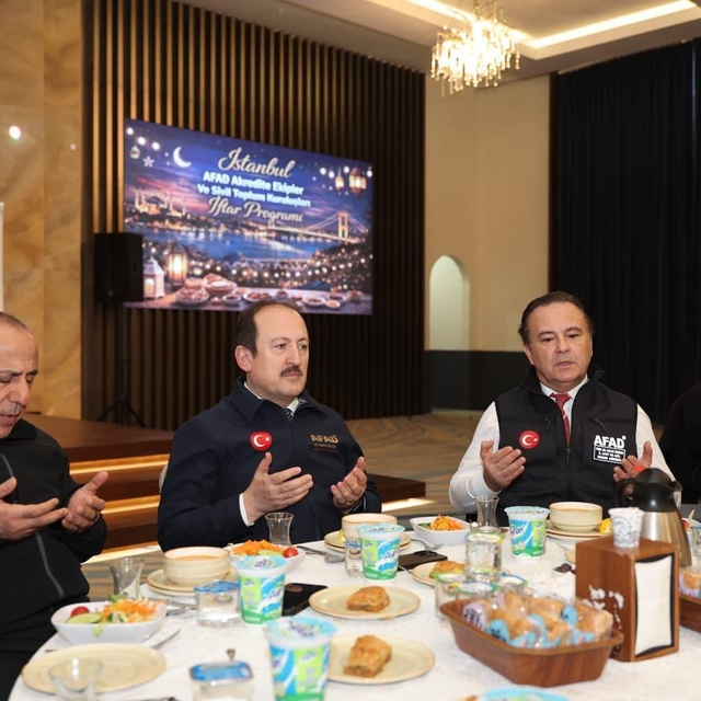 AFAD akredite ekipleri ve sivil toplum kuruluşları, İstanbul'da iftar progr...
