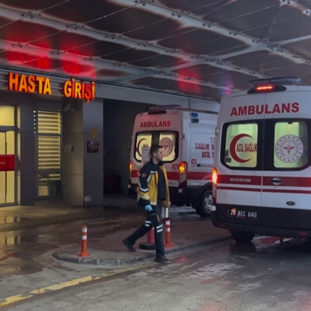 Ocakta unutulan yemekten çıkan gaz anne ve iki oğlunu zehirledi