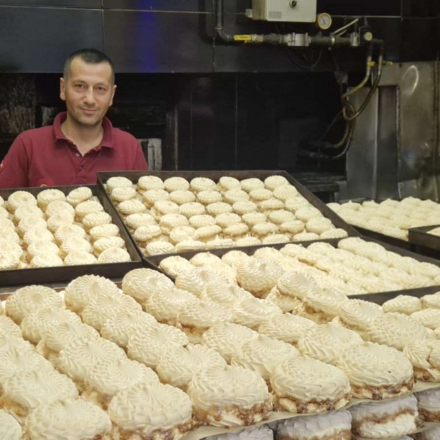 Ramazan sofralarının yıldızı: Atom tatlısı
Atom tatlısı Türkiye'ye Samsun'd...