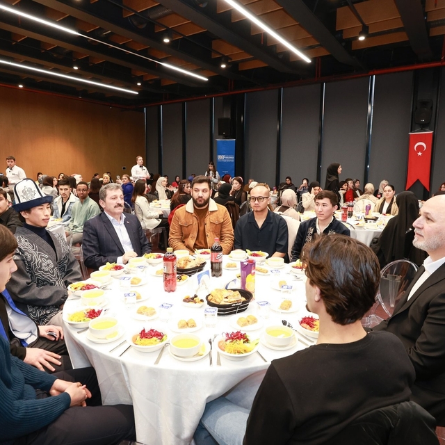 Bir sofra etrafında 100'den fazla ülke: Uluslararası öğrencilerle gönül köp...