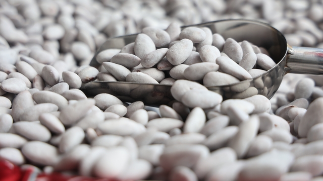 Ramazan soflarının vazgeçilmezi 'Badem Şekerine' yoğun talep