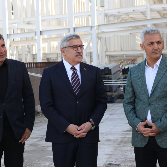 AK Parti Genel Başkan Yardımcısı Yayman Hatay Arkeoloji Müzesi'ndeki çalışm...