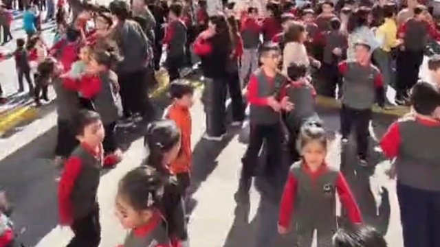 Dalga dalga büyüyen ilahi furyasına Kayseri de katıldı