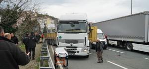 Karadeniz Sahil Yolu'nda 2 TIR'ın karıştığı kaza; 4 yaralı