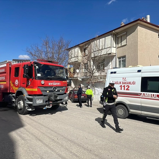 Karaman'da iki otomobil çarpıştı: 3 yaralı